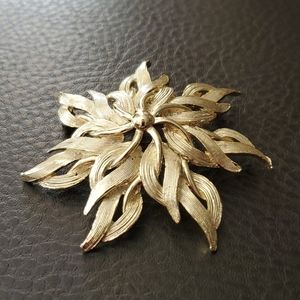 VTG Selro Corp brooch